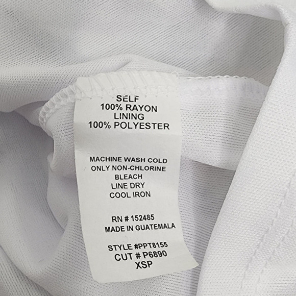 Papermoon White Floral Short Sleeve Blouse, Women's Size XSP, NWT - Picture 5 of 5